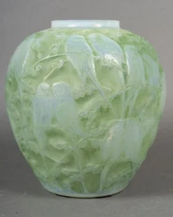 Pamono Opalescent Perruches Vase by René Lalique, 1919><noscript><img width=