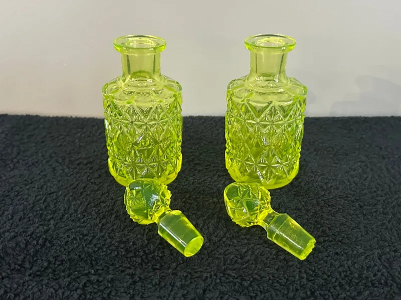 Outlet Pamono Ouraline Perfume Bottles from Baccarat, 19th Century, Set of 2