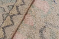Pamono Oushak Style Rug with Polychromatic Patterns from R&K Principal Jahanshah Nazmiyal><noscript><img width=