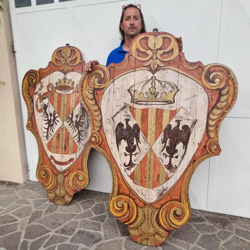 Pamono Painted Wooden Noble Shields, 1920s, Set of 2> Wall Decor