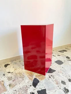 Hot Pamono Pedestal in Bordeaux Formica, Italy, 1970