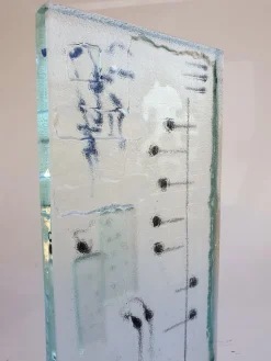 Pamono Perrin, Silent Score, 2001, Sculpted Glass><noscript><img width=
