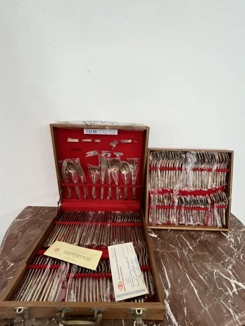 Pamono 120-Piece Oriental Brass Cutlery Set, 1977, Set of 120> Dinnerware Accessories