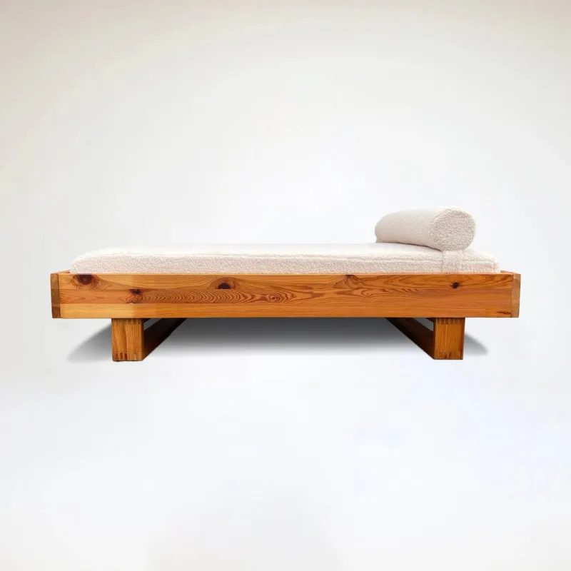 Pamono Pine and Bouclé Daybed by Ate Van Apeldoorn for Houtwerk Hattem, 1970s> Daybeds & Chaises Lounges