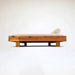 Pamono Pine and Bouclé Daybed by Ate Van Apeldoorn for Houtwerk Hattem, 1970s> Daybeds & Chaises Lounges