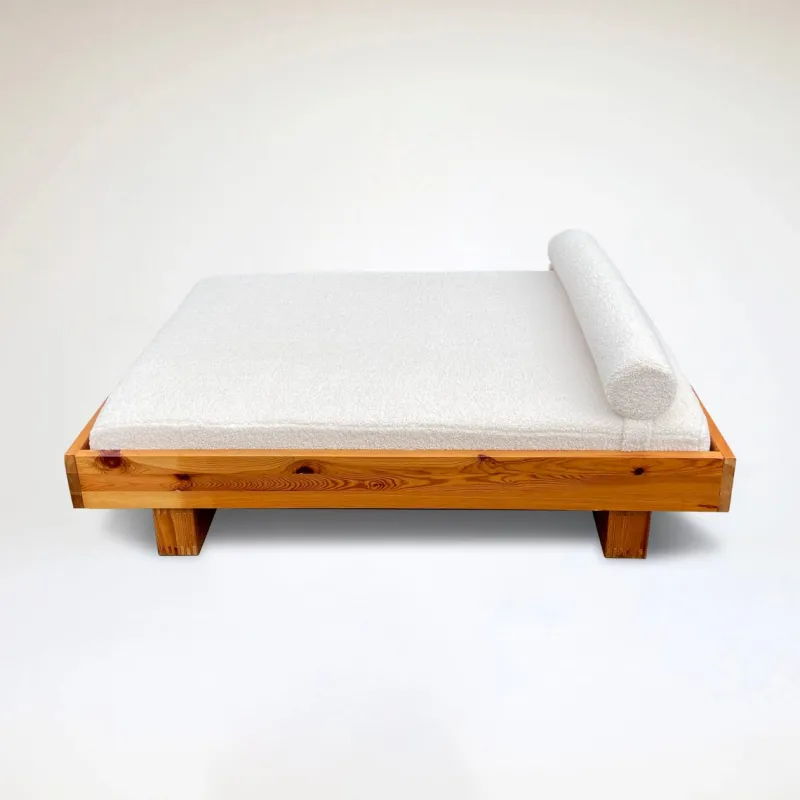 Pamono Pine and Bouclé Daybed by Ate Van Apeldoorn for Houtwerk Hattem, 1970s> Daybeds & Chaises Lounges