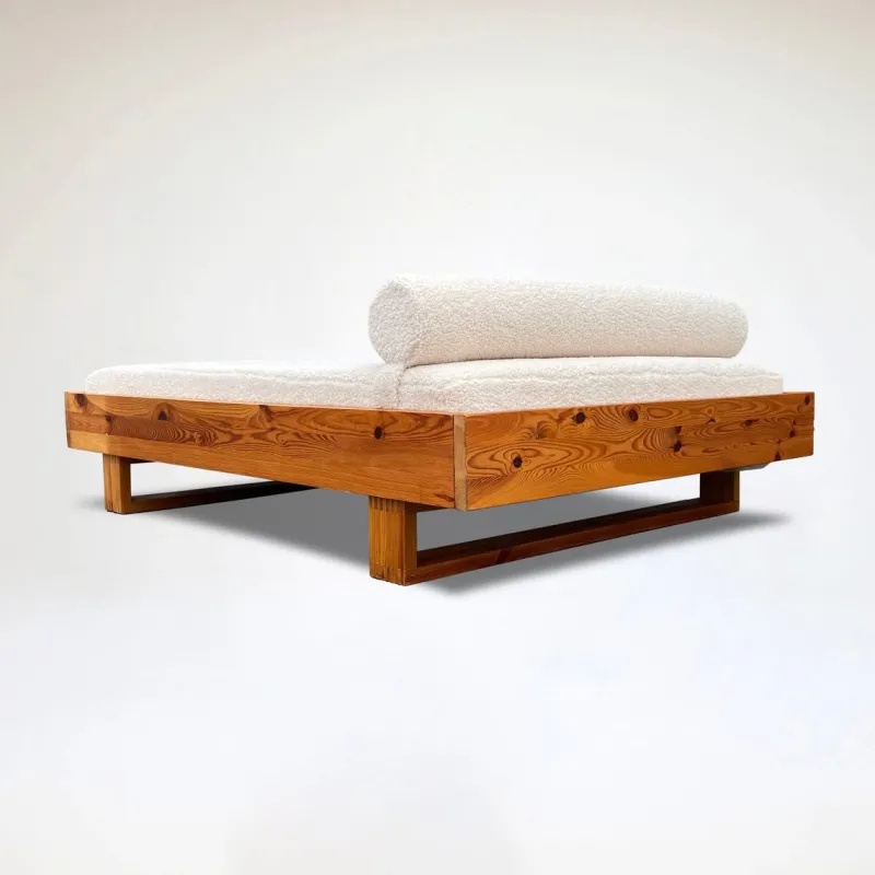Pamono Pine and Bouclé Daybed by Ate Van Apeldoorn for Houtwerk Hattem, 1970s> Daybeds & Chaises Lounges