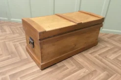 New Pamono Pine Carpenters Tool Chest Apprentice Piece This Is a Strong Good Quality Box, 1920