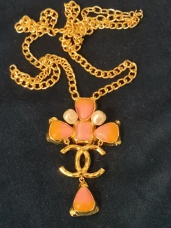 Pamono Pink and Gold Chanel Necklace Pendant from Chanel> Necklaces