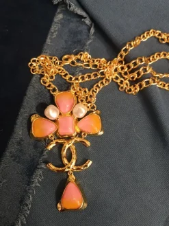 Pamono Pink and Gold Chanel Necklace Pendant from Chanel><noscript><img width=