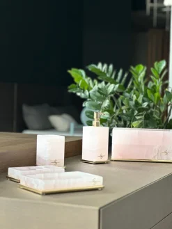 Pamono Pink Onyx Bathroom Set by Euromarmi Store, Set of 4> Decorative Objects
