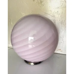 Pamono Pink Swirl and Milky-White Sphere Murano Glass Table Lamp by Simoeng><noscript><img width=