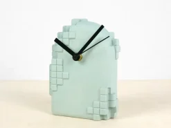 Pamono Pixel Desk Clock from Studio Lorier