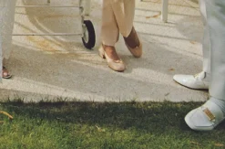 Pamono Poolside Party - Slim Aarons - Color Photography 20th Century, 1970><noscript><img width=
