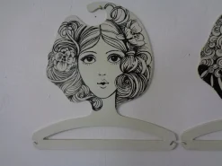 Pamono Pop Art Plastic Coat Hangers, 1960s, Set of 5><noscript><img width=
