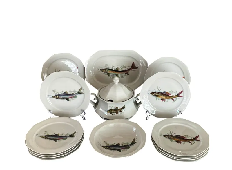 Pamono Porcelain Fish Service with Soup Tureen and Bowl by Winterling Marktleuthen, Bavaria, Germany, 1970s, Set of 15> Dinner Plates & Bowls
