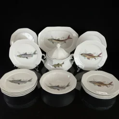 Pamono Porcelain Fish Service with Soup Tureen and Bowl by Winterling Marktleuthen, Bavaria, Germany, 1970s, Set of 15> Dinner Plates & Bowls