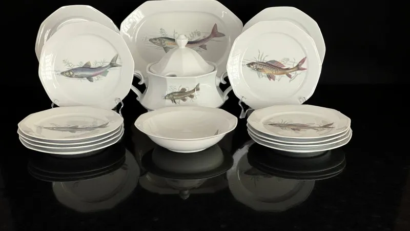 Pamono Porcelain Fish Service with Soup Tureen and Bowl by Winterling Marktleuthen, Bavaria, Germany, 1970s, Set of 15> Dinner Plates & Bowls