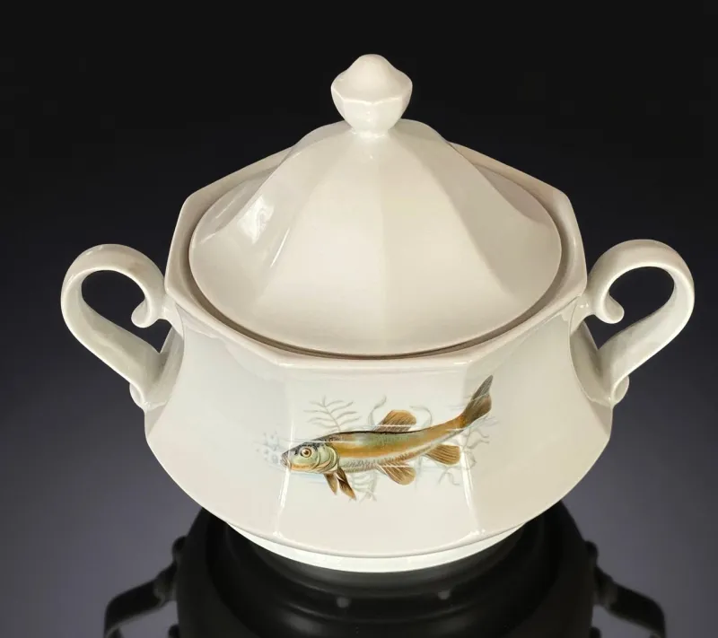 Pamono Porcelain Fish Service with Soup Tureen and Bowl by Winterling Marktleuthen, Bavaria, Germany, 1970s, Set of 15> Dinner Plates & Bowls