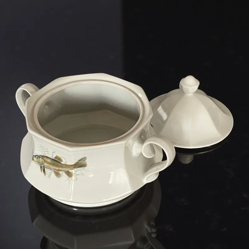 Pamono Porcelain Fish Service with Soup Tureen and Bowl by Winterling Marktleuthen, Bavaria, Germany, 1970s, Set of 15> Dinner Plates & Bowls