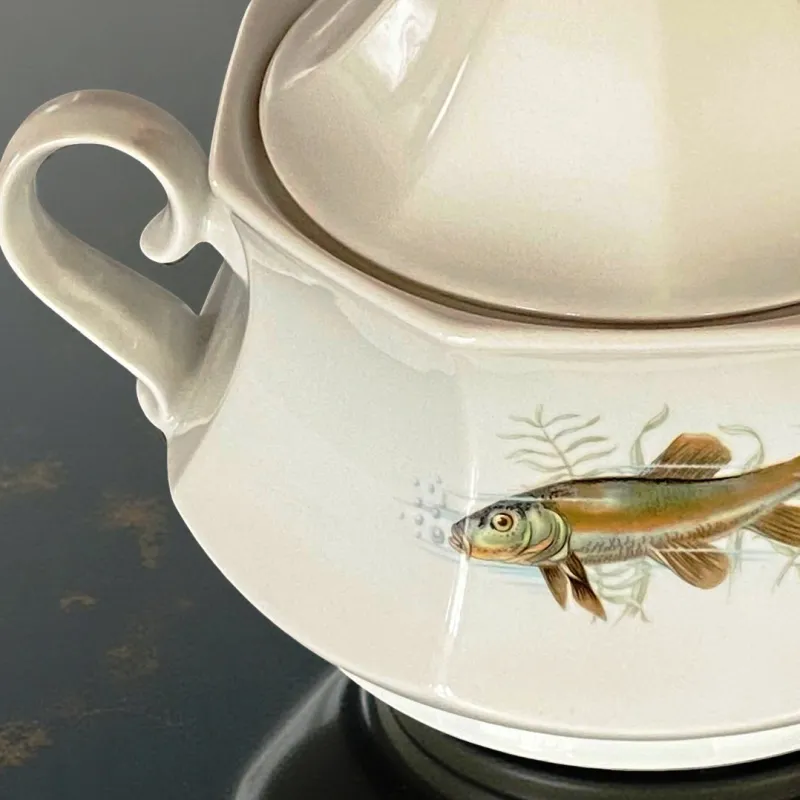 Pamono Porcelain Fish Service with Soup Tureen and Bowl by Winterling Marktleuthen, Bavaria, Germany, 1970s, Set of 15> Dinner Plates & Bowls