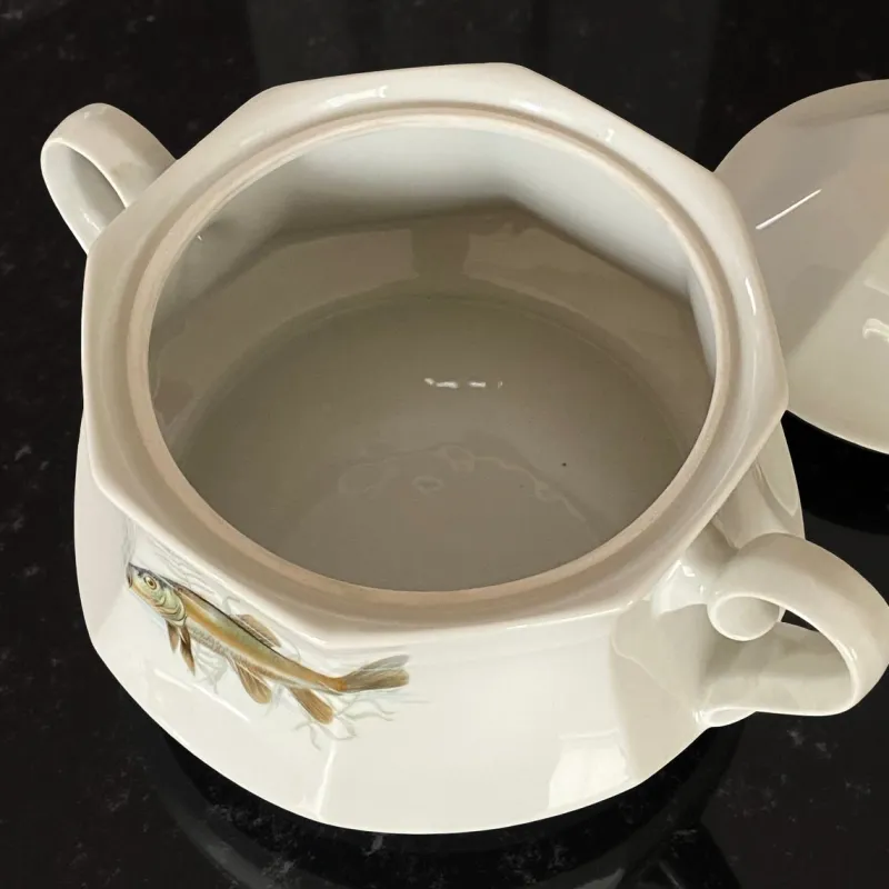 Pamono Porcelain Fish Service with Soup Tureen and Bowl by Winterling Marktleuthen, Bavaria, Germany, 1970s, Set of 15> Dinner Plates & Bowls
