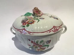 Pamono Porcelain Lidded Tureen with Floral Decor by Richard Ginori, Italy, 18th Century><noscript><img width=