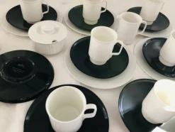 Hot Pamono Porcelain Noire Mocha Service by Tapio Wirkkala for Rosenthal, 20th Century, Set of 22