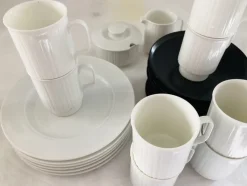 Hot Pamono Porcelain Noire Mocha Service by Tapio Wirkkala for Rosenthal, 20th Century, Set of 22