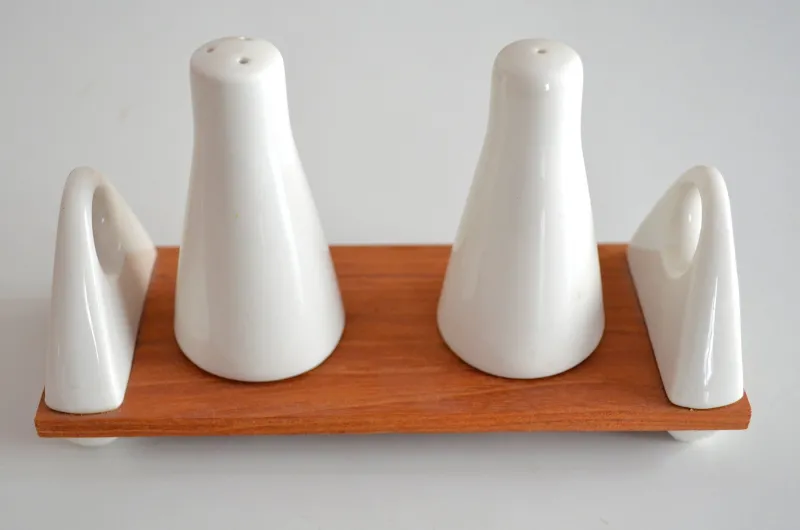 Pamono Porcelain Salt & Pepper Set by Peter Müller for Sgarfo Modern, 1960s> Salt & Pepper Shakers