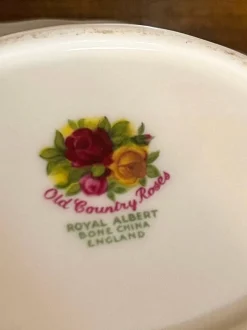 Pamono Porcelain Set by Royal Albert, 1960s, Set of 36><noscript><img width=