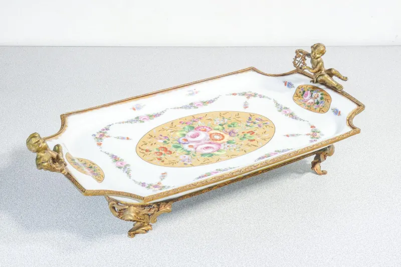 Discount Pamono Porcelain Stand from Vieux Limoges