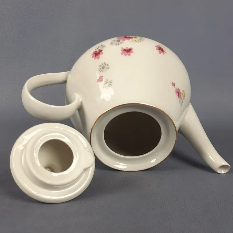 New Pamono Porcelain Tea Service with White and Gold Flowers from Stadtlengsfeld, 1970s, Set of 23