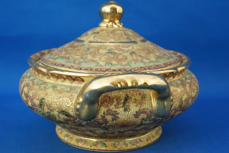 Online Pamono Porcelain Tureen with Relief Enamels by Satsuma, 1920s
