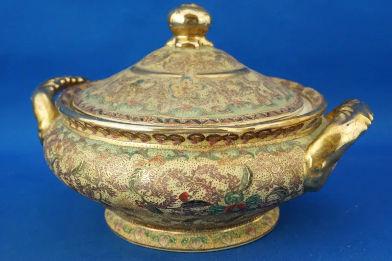 Online Pamono Porcelain Tureen with Relief Enamels by Satsuma, 1920s