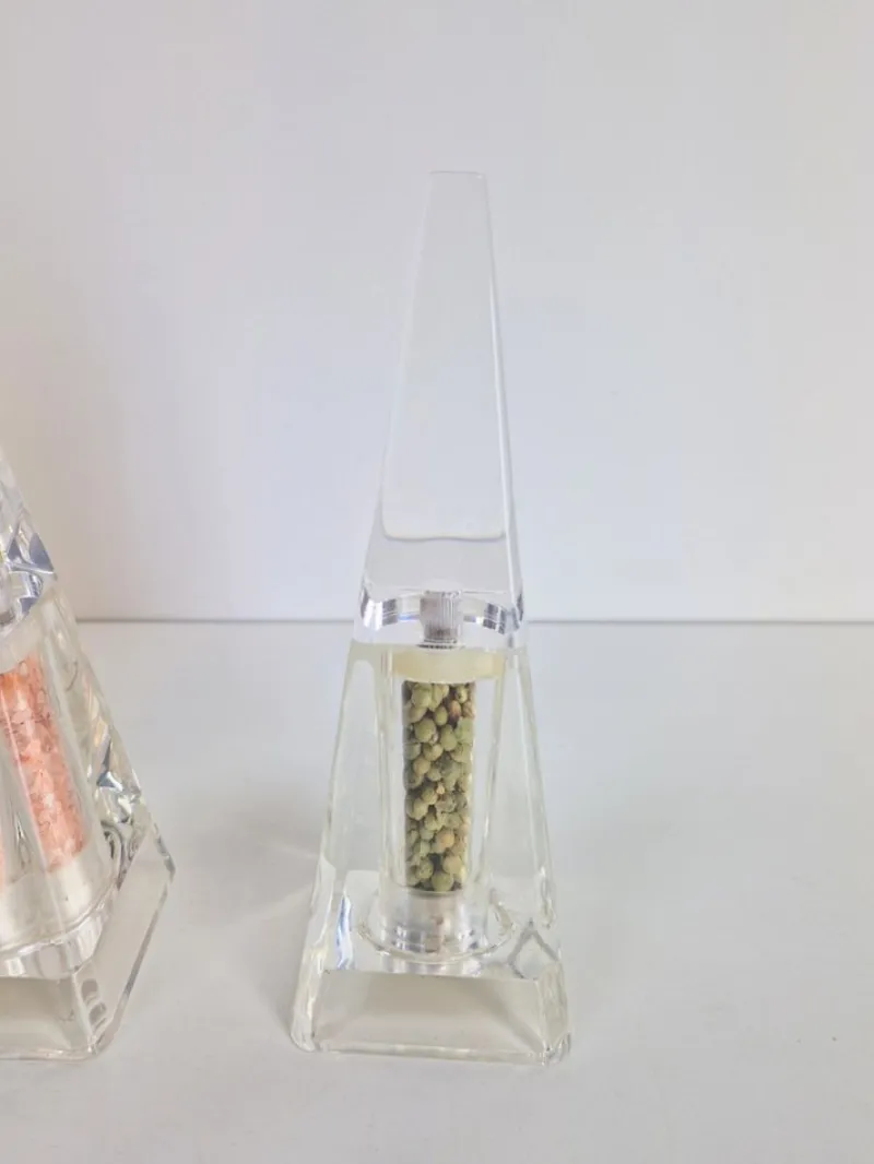 Pamono Postmodern Acrylic Salt & Pepper Mill by Wayne Husted for Blenko Grainware Co. Pyramid, 1980s, Set of 2> Salt & Pepper Shakers