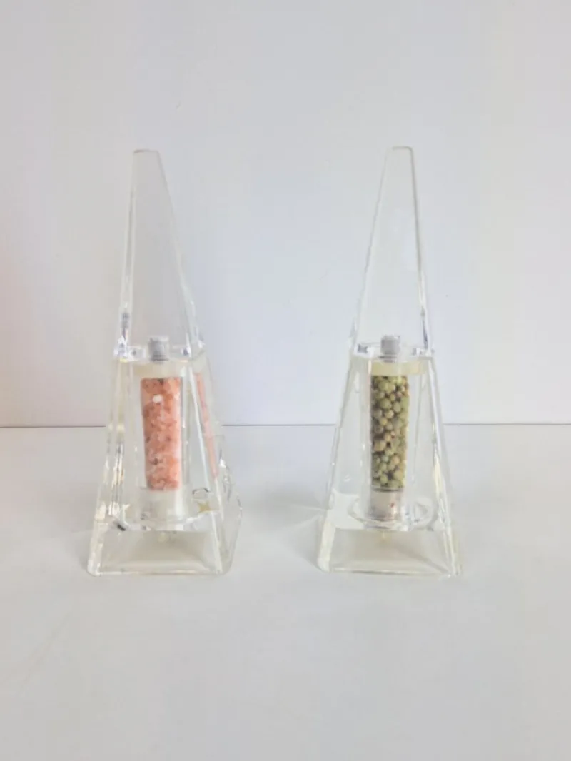 Pamono Postmodern Acrylic Salt & Pepper Mill by Wayne Husted for Blenko Grainware Co. Pyramid, 1980s, Set of 2> Salt & Pepper Shakers