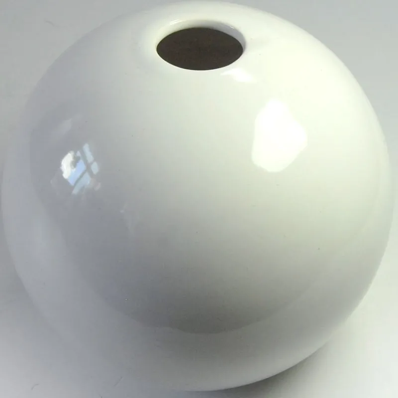 Outlet Pamono Postmodern White Ceramic Ball Vase, 1980s