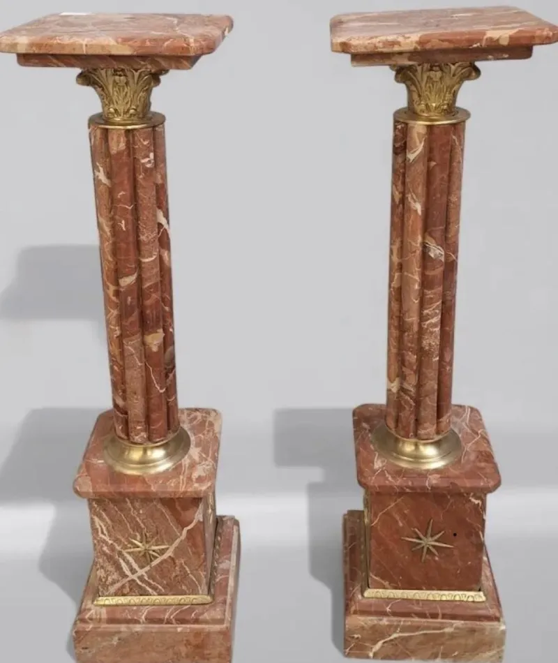 Pamono Presentation Columns in Pink Marble and Bronze, Set of 2> Pedestals And Columns