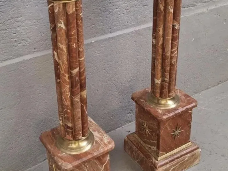 Pamono Presentation Columns in Pink Marble and Bronze, Set of 2> Pedestals And Columns
