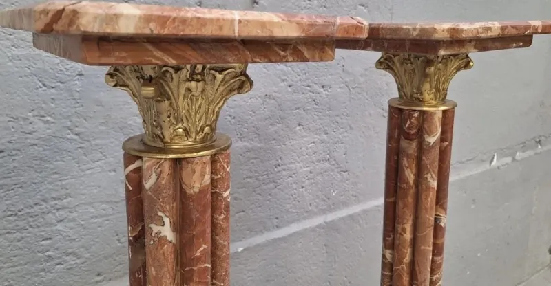 Pamono Presentation Columns in Pink Marble and Bronze, Set of 2> Pedestals And Columns