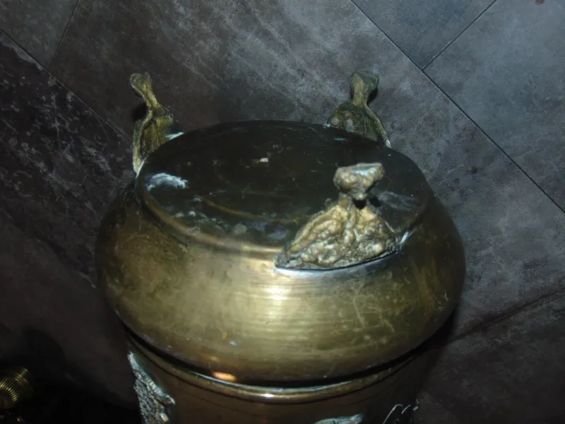 Pamono Pre-War Copper Flower Container> Garden Accessories