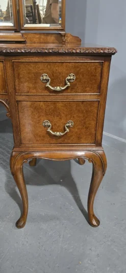 Discount Pamono Queen Anne Burr Walnut Dressing Table, 1920