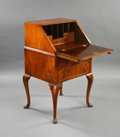 Best Pamono Queen Anne Walnut Bureau, 1930s