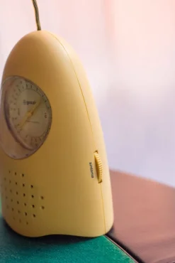 Clearance Pamono Radio from Guzzini, Italy, 1980s