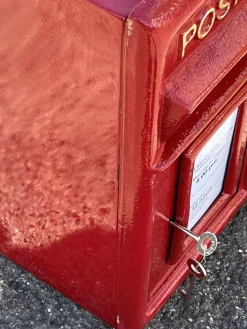 Pamono Red Post Box with 2 Keys in Cast Iron & Steel><noscript><img width=