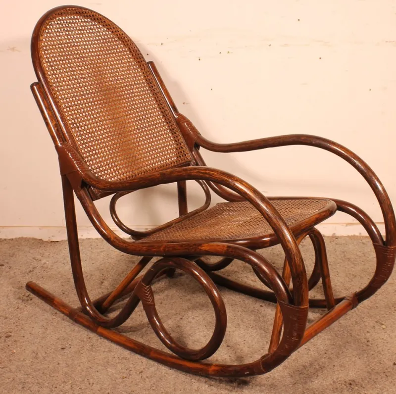 Hot Pamono Rocking Chair in the style of Thonet