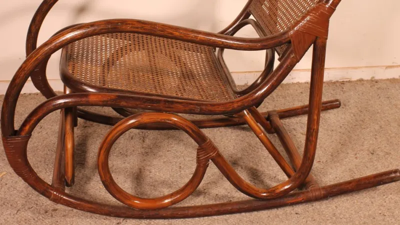Hot Pamono Rocking Chair in the style of Thonet