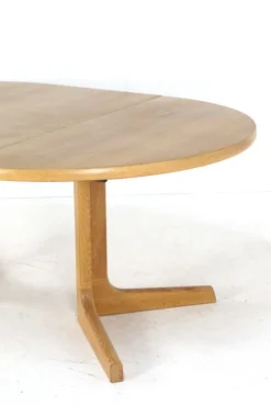 Pamono Round Extendable Oak Nordenskov Dining Table><noscript><img width=