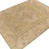 Clearance Pamono Rug with Medallion Pattern from R&K Principal Jahanshah Nazmiyal